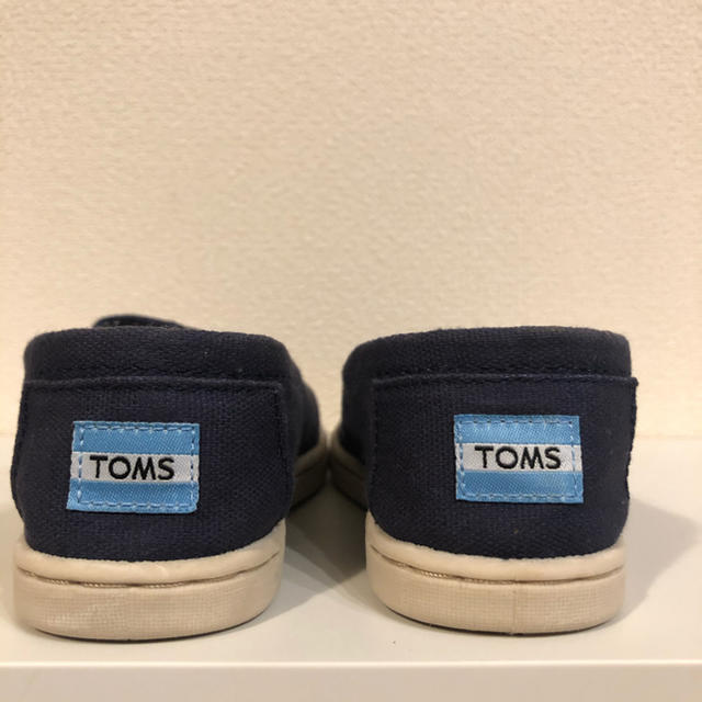 TOMS(トムズ)のTOMS スリッポン　試着のみ　17 キッズ/ベビー/マタニティのキッズ靴/シューズ(15cm~)(スリッポン)の商品写真