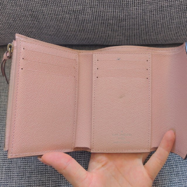LOUIS VUITTON(ルイヴィトン)のルイヴィトン　レディース財布　エピ レディースのファッション小物(財布)の商品写真