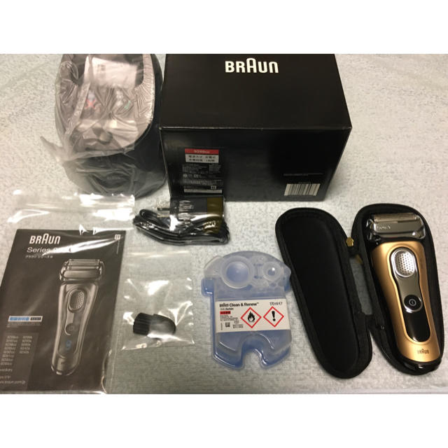 BRAUN(ブラウン)の★新品未使用 ブラウン シリーズ９ シェーバー 9299cc 全自動洗浄器 金色 スマホ/家電/カメラの美容/健康(メンズシェーバー)の商品写真