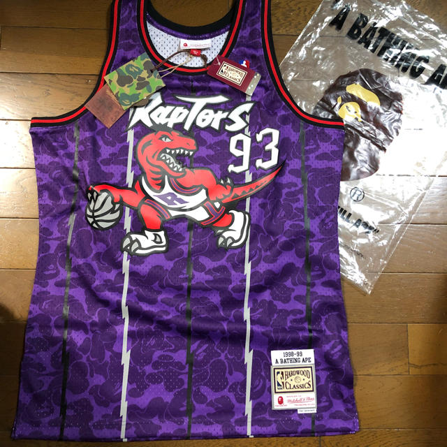 A BATHING APE(アベイシングエイプ)の専用 MITCHELL&NESS × BAPE RAPTORS ユニフォーム スポーツ/アウトドアのスポーツ/アウトドア その他(バスケットボール)の商品写真