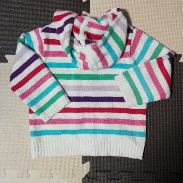 babyGAP(ベビーギャップ)のbabyGAPニットパーカー　90cm キッズ/ベビー/マタニティのキッズ服女の子用(90cm~)(ジャケット/上着)の商品写真