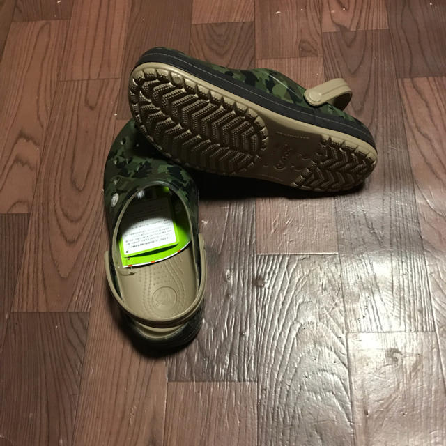 crocs(クロックス)のラスト1 クロックス 26cm カモ ダスティオリーブ 迷彩 サンダル カモフラ メンズの靴/シューズ(サンダル)の商品写真