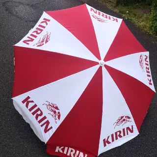 キリン(キリン)の【希少！非売品】キリンビールビーチパラソル(アルコールグッズ)