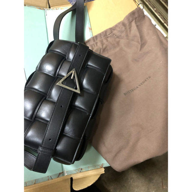 Bottega Veneta(ボッテガヴェネタ)の再入荷　ラスト一点　BOTTEGA VENETA ボッテガヴェネタ　カセット レディースのバッグ(ショルダーバッグ)の商品写真