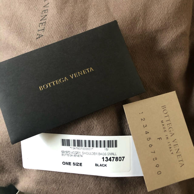 Bottega Veneta(ボッテガヴェネタ)の再入荷　ラスト一点　BOTTEGA VENETA ボッテガヴェネタ　カセット レディースのバッグ(ショルダーバッグ)の商品写真