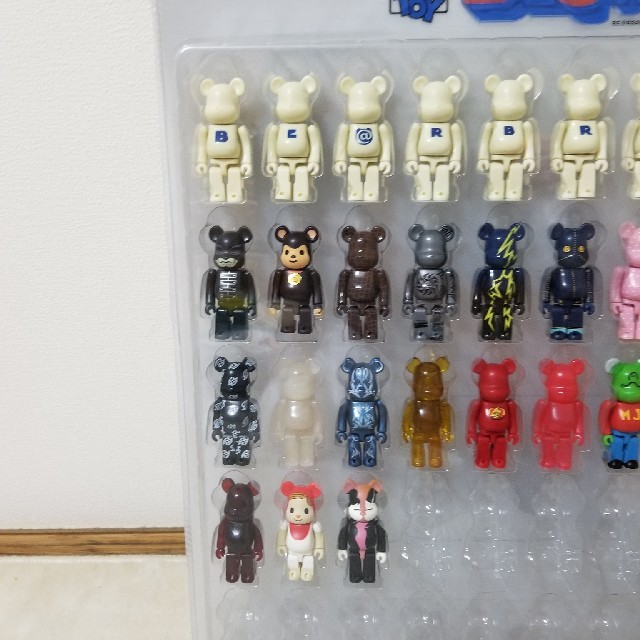送料無料/新品】 ベアブリック BE@RBRICK 45体セット ケース 100 送料無料/新品】 ベアブリック BE@RBRICK 45体セット ケース 100