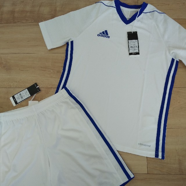 adidas(アディダス)の【専用】新品★アディダス   セットアップ キッズ/ベビー/マタニティのキッズ服男の子用(90cm~)(Tシャツ/カットソー)の商品写真