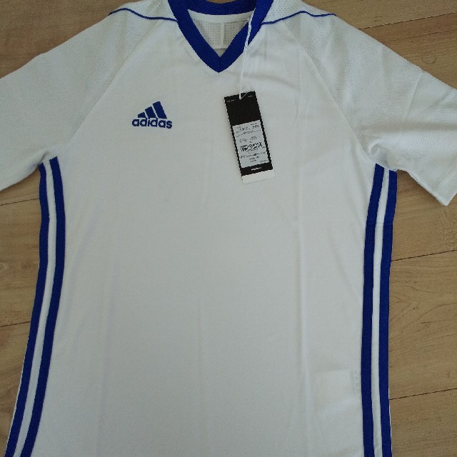 adidas(アディダス)の【専用】新品★アディダス   セットアップ キッズ/ベビー/マタニティのキッズ服男の子用(90cm~)(Tシャツ/カットソー)の商品写真