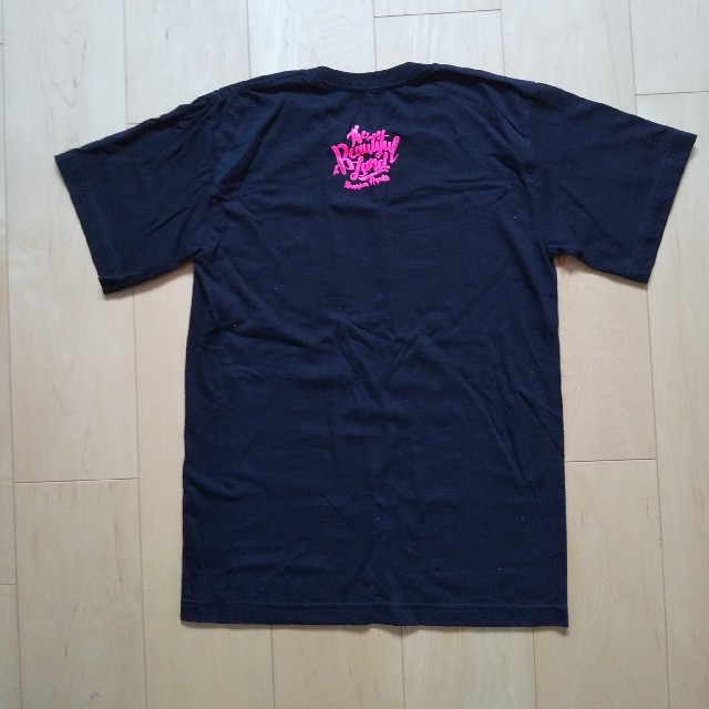【新品・未使用】黒半袖Tシャツ ハイビスカス柄（蛍光ピンク）Sサイズ メンズのトップス(Tシャツ/カットソー(半袖/袖なし))の商品写真
