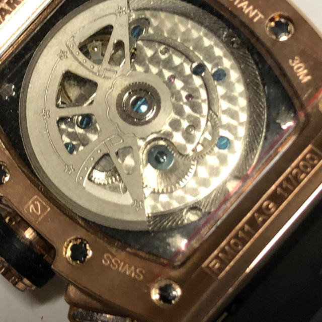★お洒落なラバーベルト時計★裏スケルトン★ ゴールド