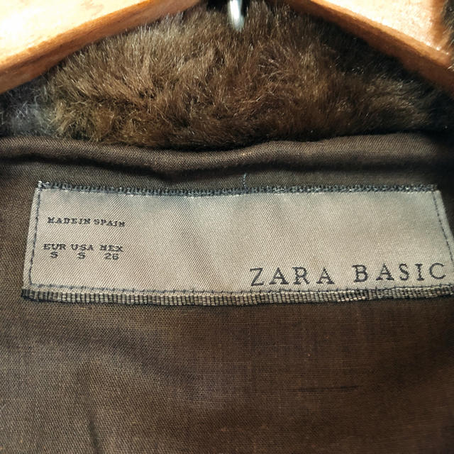 ZARA(ザラ)のZARA ファーベスト　美品　値下げ！ レディースのジャケット/アウター(毛皮/ファーコート)の商品写真