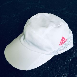 アディダス(adidas)のアディダススポーツキャップ帽子ホワイトピンクニューバランスランニングナイキプーマ(キャップ)