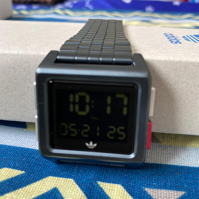 adidas ウォッチ デジタルの通販 by まめshop｜アディダスならラクマ - adidas 腕時計 好評大得価