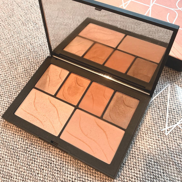 NARS(ナーズ)の【限定】NARS ナーズ「サマーライツ フェースパレット」アイシャドウ チーク コスメ/美容のベースメイク/化粧品(アイシャドウ)の商品写真