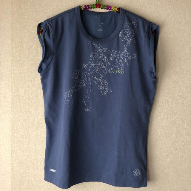 NIKE(ナイキ)のNIKE DRY FIT ノースリーブTシャツ スポーツ/アウトドアのトレーニング/エクササイズ(ウォーキング)の商品写真