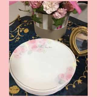 ニナリッチ(NINA RICCI)のケーキ皿 ⑤枚 /NINA RICCI //かんたんラクマパック利用最低価格(食器)