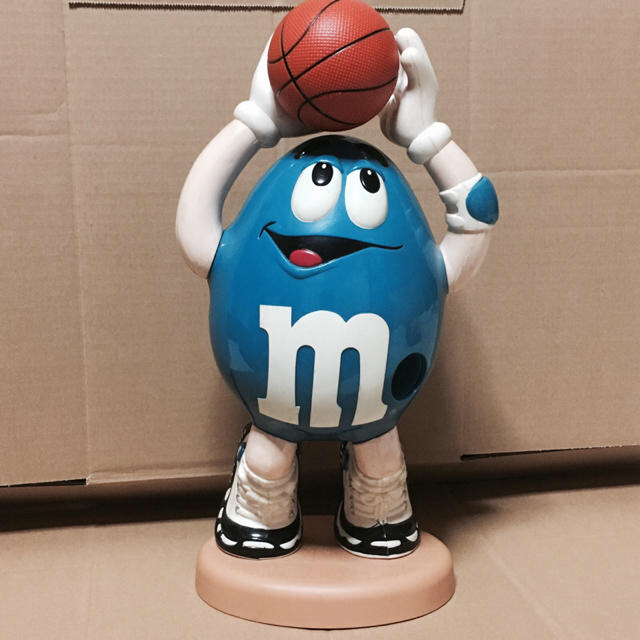 m&m&m's(エムアンドエムアンドエムズ)のm&m ディスペンサー おもちゃ青 バスケットボール エンタメ/ホビーのおもちゃ/ぬいぐるみ(キャラクターグッズ)の商品写真