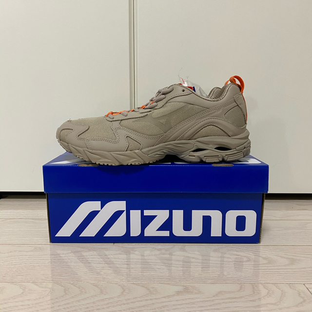 MIZUNO × BEAMS / "KAZOKU" WAVE RIDER 10