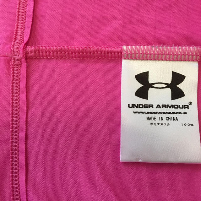 UNDER ARMOUR(アンダーアーマー)のアンダーアーマー　丁シャツ レディースのトップス(Tシャツ(半袖/袖なし))の商品写真