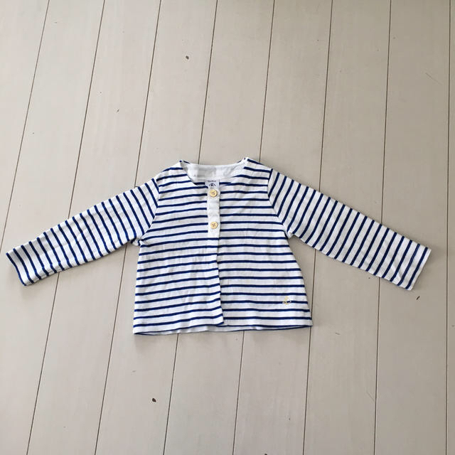 PETIT BATEAU(プチバトー)のプチバトー　PETIT BATERU カーディガン　ボーダー　18M 女の子 キッズ/ベビー/マタニティのベビー服(~85cm)(カーディガン/ボレロ)の商品写真