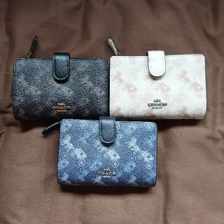 コーチ(COACH)のCOACH 馬車柄 折り財布 ホワイト(財布)