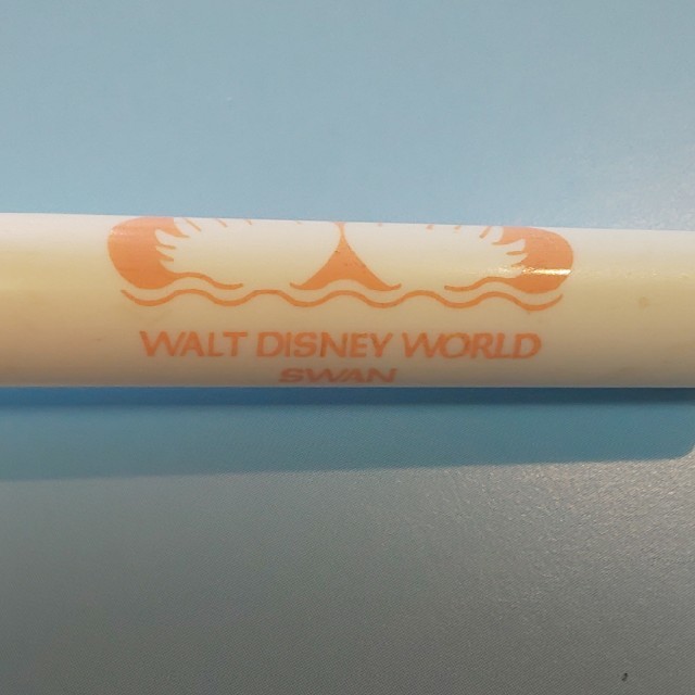 Disney(ディズニー)のWALT DISNEY WORLD SWAN ワインオープナー インテリア/住まい/日用品のキッチン/食器(アルコールグッズ)の商品写真