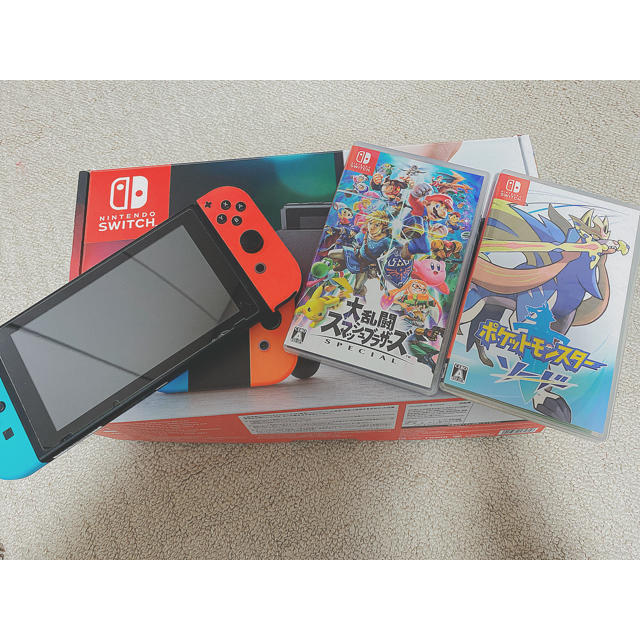 Nintendo Switch(ニンテンドースイッチ)のNintendo Switch本体＋スマブラ＋ポケモンソード エンタメ/ホビーのゲームソフト/ゲーム機本体(家庭用ゲーム機本体)の商品写真