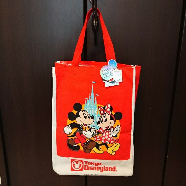 Disney(ディズニー)のディズニーランド 25周年 ショッピングバッグデザイン  復刻トート レッド エンタメ/ホビーのコレクション(その他)の商品写真