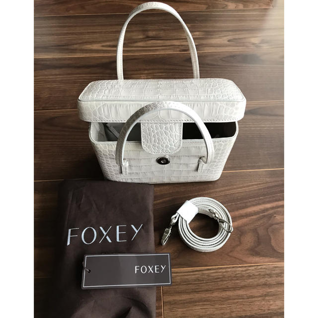 FOXEY(フォクシー)のフォクシー ガトーショコラ タグ付き レディースのバッグ(ハンドバッグ)の商品写真