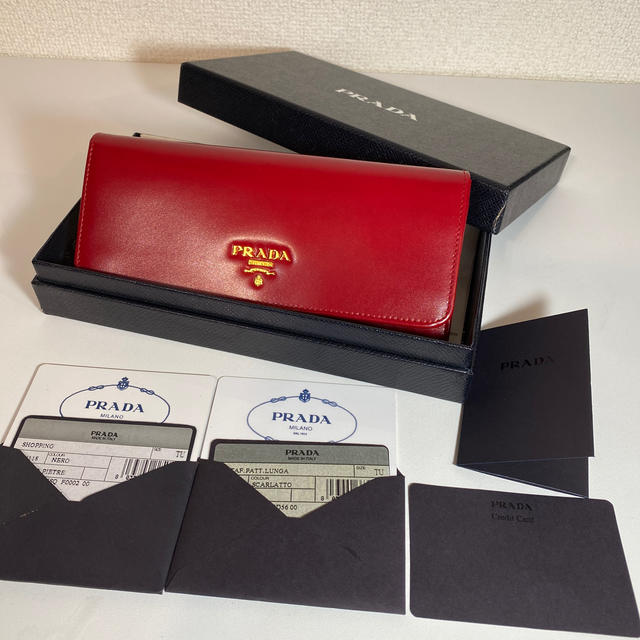 PRADA(プラダ)のプラダ　長財布　赤 レディースのファッション小物(財布)の商品写真