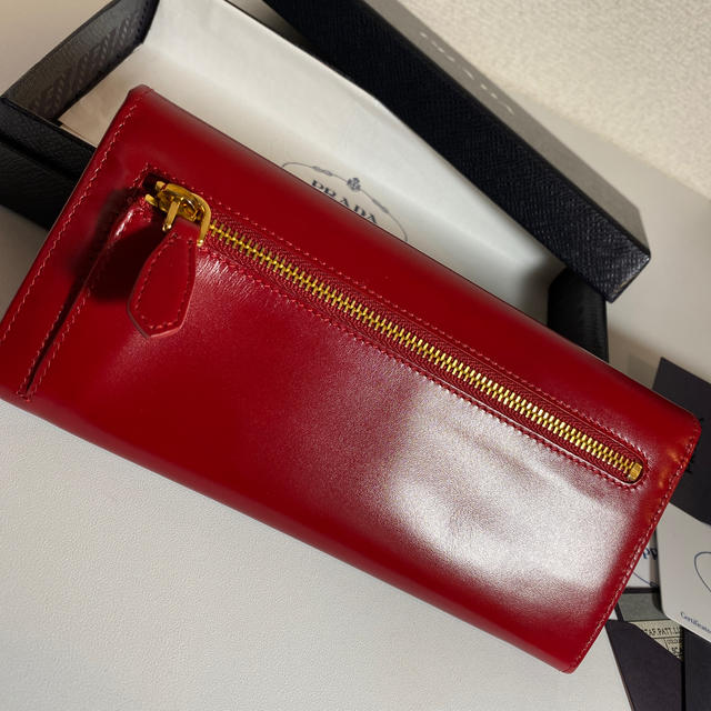 PRADA(プラダ)のプラダ　長財布　赤 レディースのファッション小物(財布)の商品写真