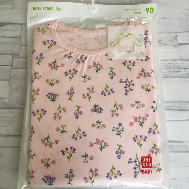 UNIQLO(ユニクロ)のクルーネックTシャツ☆90cm キッズ/ベビー/マタニティのキッズ服女の子用(90cm~)(Tシャツ/カットソー)の商品写真