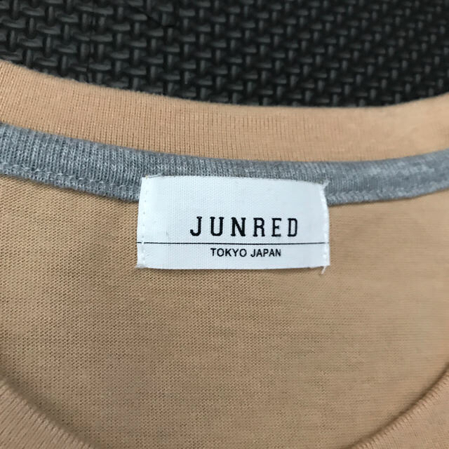 JUNMEN(ジュンメン)のJUNRED グラフィック ベージュ Tシャツ Mサイズ メンズのトップス(Tシャツ/カットソー(半袖/袖なし))の商品写真