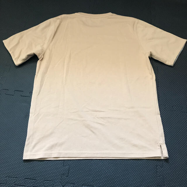JUNMEN(ジュンメン)のJUNRED グラフィック ベージュ Tシャツ Mサイズ メンズのトップス(Tシャツ/カットソー(半袖/袖なし))の商品写真