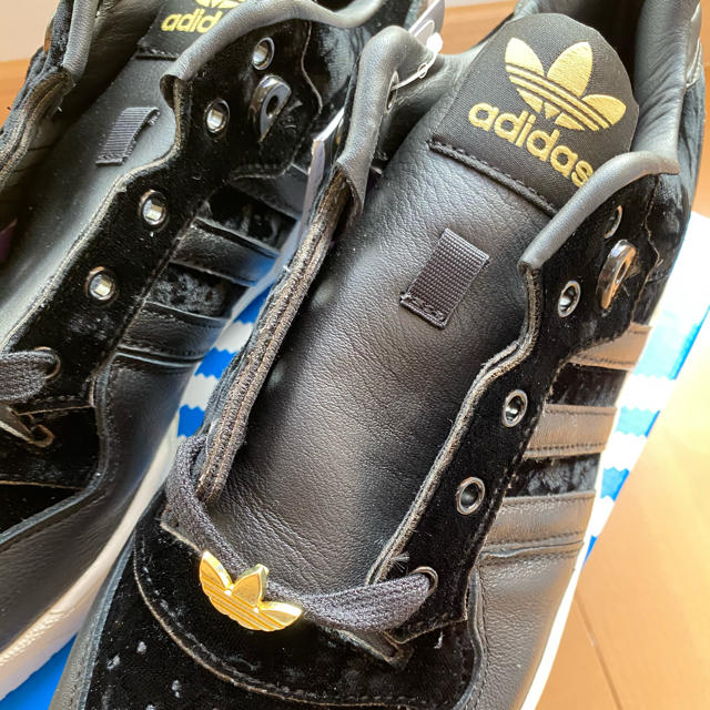 adidas(アディダス)のadidas ライバルリー LOW 27.5センチ メンズの靴/シューズ(スニーカー)の商品写真