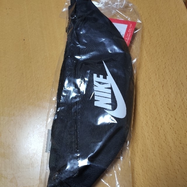 【 最終値下げ】NIKE ナイキ ボディバッグ ウエストポーチ  レディースのバッグ(ボディバッグ/ウエストポーチ)の商品写真