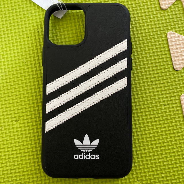 adidas(アディダス)のiPhone11pro adidas スマホ/家電/カメラのスマホアクセサリー(iPhoneケース)の商品写真