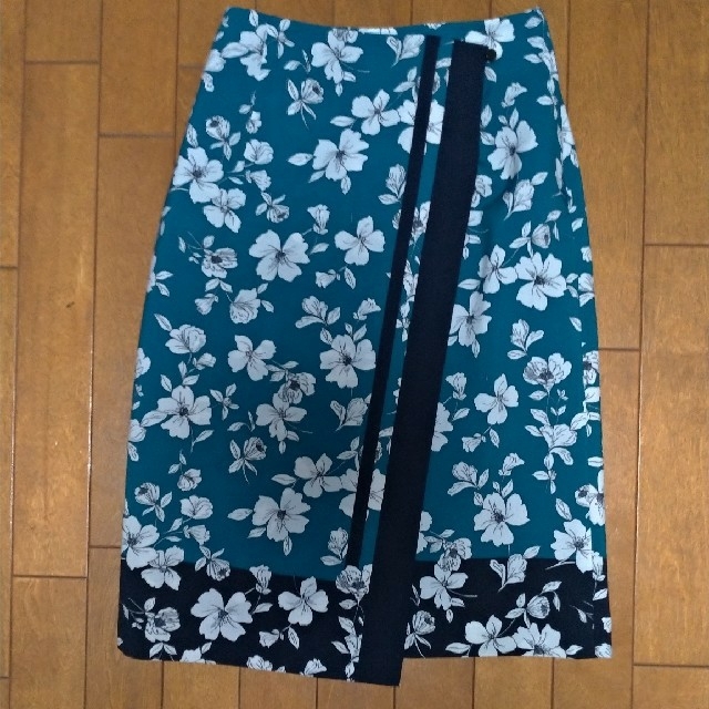 NATURAL BEAUTY(ナチュラルビューティー)のNATURAL BEAUTY34号スカート レディースのスカート(ひざ丈スカート)の商品写真