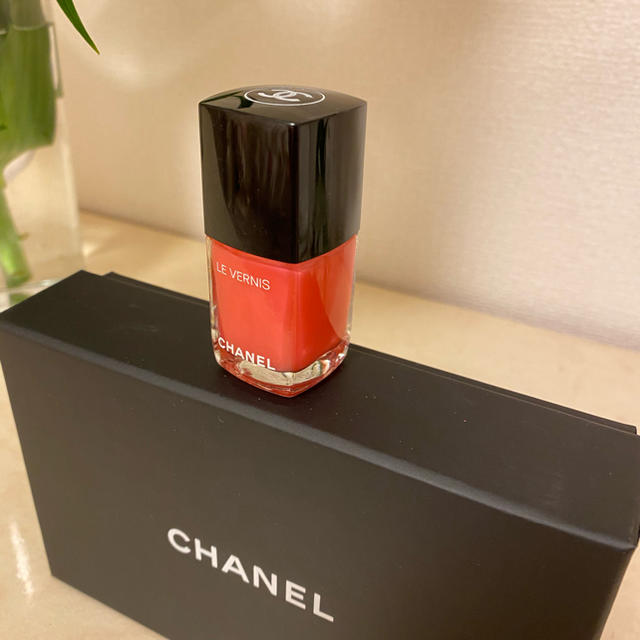 CHANEL(シャネル)のCHANEL 544  HYPER ROSE GLASS コスメ/美容のネイル(マニキュア)の商品写真