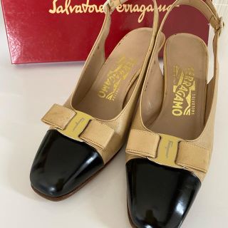 サルヴァトーレフェラガモ(Salvatore Ferragamo)の【らなんきゅらす様専用】サルヴァトーレフェラガモ バックストラップ パンプス(ハイヒール/パンプス)