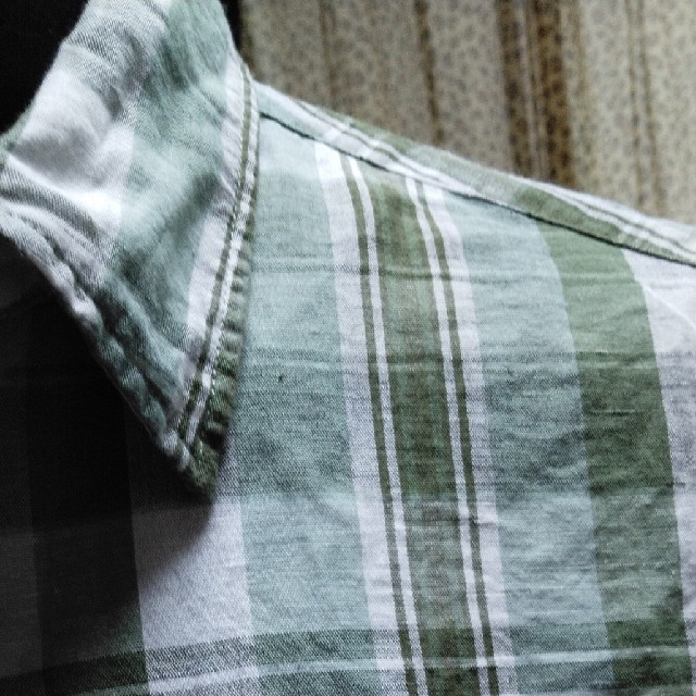 UNIQLO(ユニクロ)のユニクロチェックシャツメンズM緑混 メンズのトップス(シャツ)の商品写真