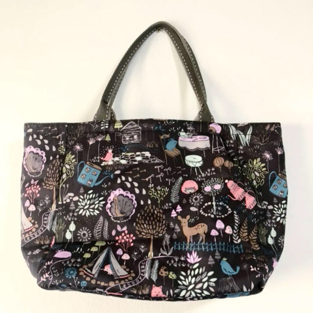 LeSportsac(レスポートサック)の暁星さま専用アニマルparty柄(๑˃̵ᴗ˂̵)✨‼️❤️レスポ❤️トート レディースのバッグ(トートバッグ)の商品写真