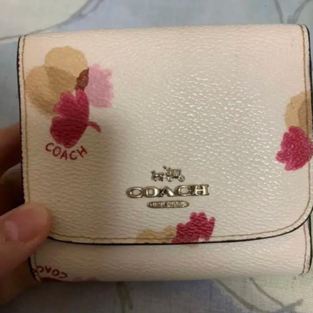 COACH(コーチ)のcoach コーチ 三つ折り 財布 花 折り財布 レディースのファッション小物(財布)の商品写真