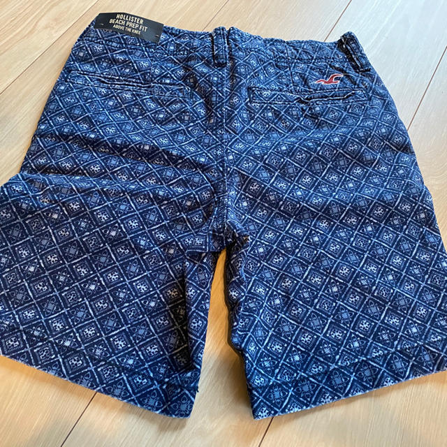 Hollister(ホリスター)の【新品タグ付き‼️】ホリスターショートパンツ メンズのパンツ(ショートパンツ)の商品写真