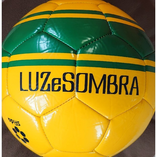 LUZ(ルース)のLUZeSOMBRA サッカーボール スポーツ/アウトドアのサッカー/フットサル(ボール)の商品写真