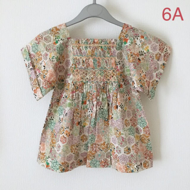 Bonpoint(ボンポワン)の新品未使用  Bonpoint  ブラウス  6A  PAYS キッズ/ベビー/マタニティのキッズ服女の子用(90cm~)(ブラウス)の商品写真