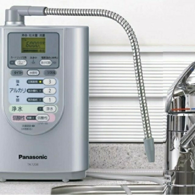 Panasonic(パナソニック)の【１台限定販売‼️】アルカリイオン整水器　TK-7208　新品・未使用　 インテリア/住まい/日用品のキッチン/食器(浄水機)の商品写真