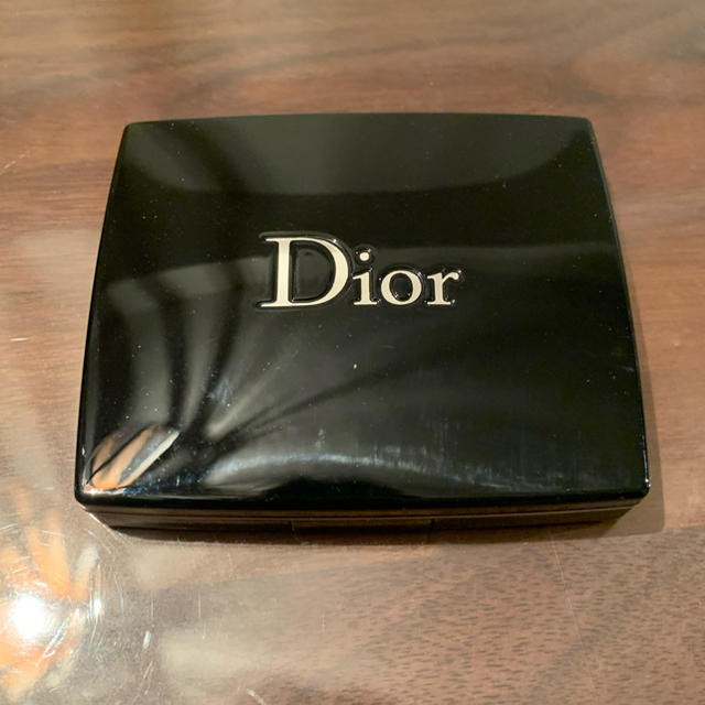 Dior(ディオール)のDior アイシャドウパレット　サンクチュール　547 コスメ/美容のベースメイク/化粧品(アイシャドウ)の商品写真