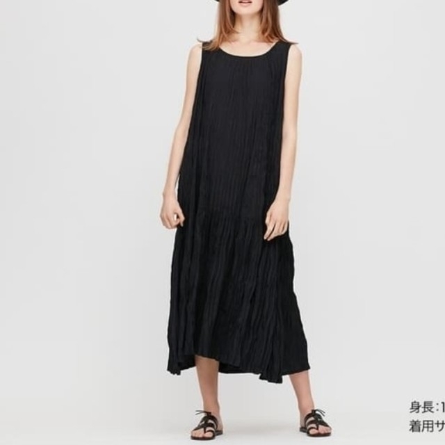 UNIQLO(ユニクロ)のユニクロ  ツイストプリーツワンピース  イネス  M レディースのワンピース(ロングワンピース/マキシワンピース)の商品写真