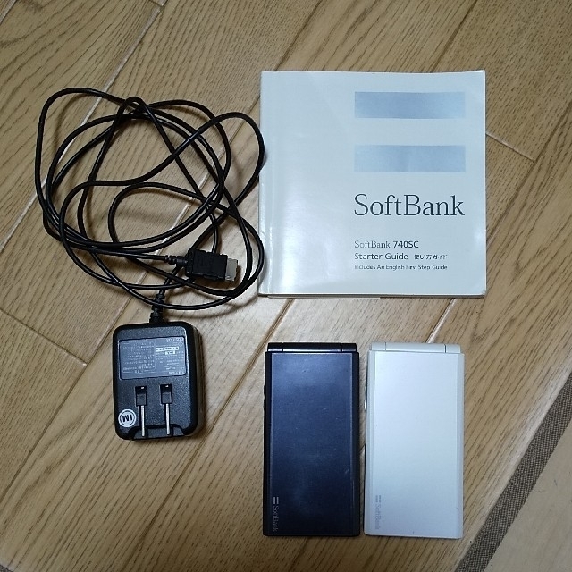 SAMSUNG(サムスン)のsoftbank ガラケー 740sc 急速充電器付き スマホ/家電/カメラのスマートフォン/携帯電話(携帯電話本体)の商品写真